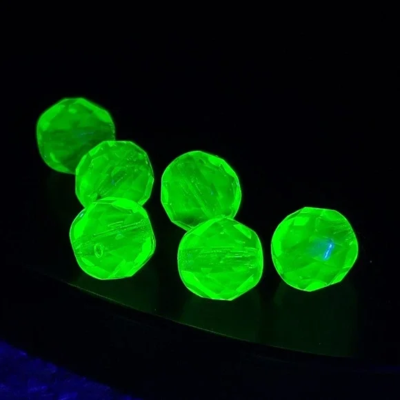 20pcs Vaseline Uranium 8MM Glass Beads UV Light Reactive Firepolish Czech Glass - Picture 2 of 8